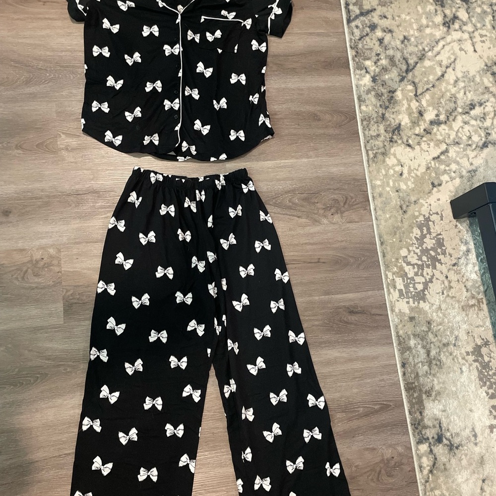 kate spade Black and White Bow Pajama Set